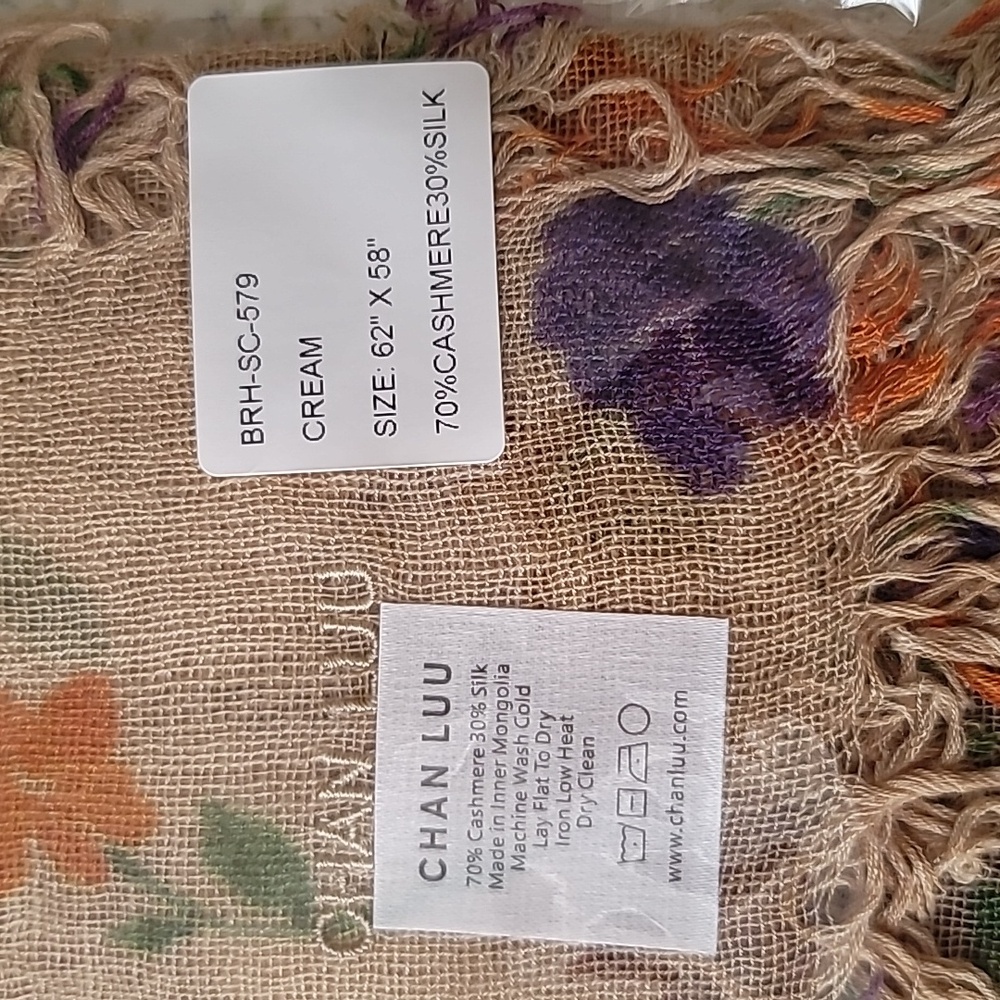 Chan Luu Cashmere And Silk Scarf Valentina Floral New Never Opened - Picture 5 of 5